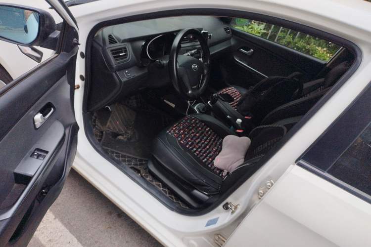 Used Kia K2 2015 Sedan 1.4L Manual Transmission GL Driver Seat