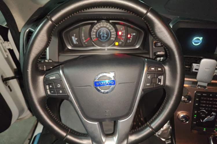 Used Volvo XC60 2016 T5 Smart Upgrade Model