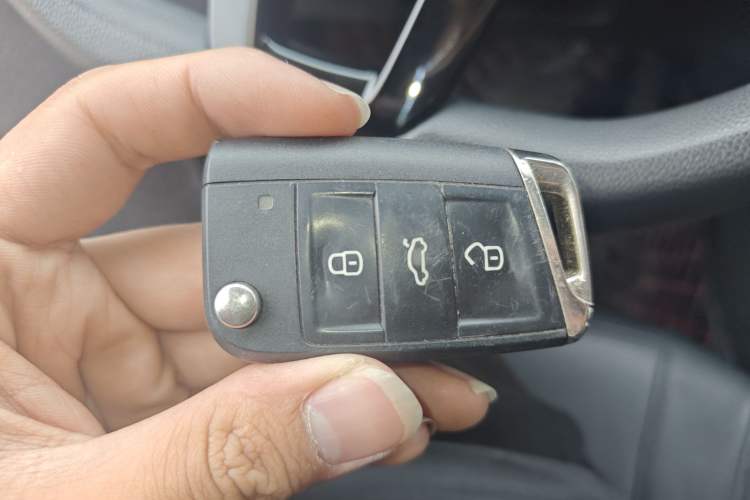 Used Volkswagen Lamando 2017 230TSI DSG Fashion Edition Vehicle Key