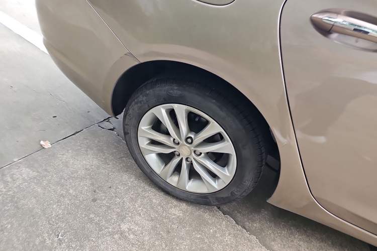 Used Buick Verano 2019 Sedan 20T Dual-Clutch Luxury Model
