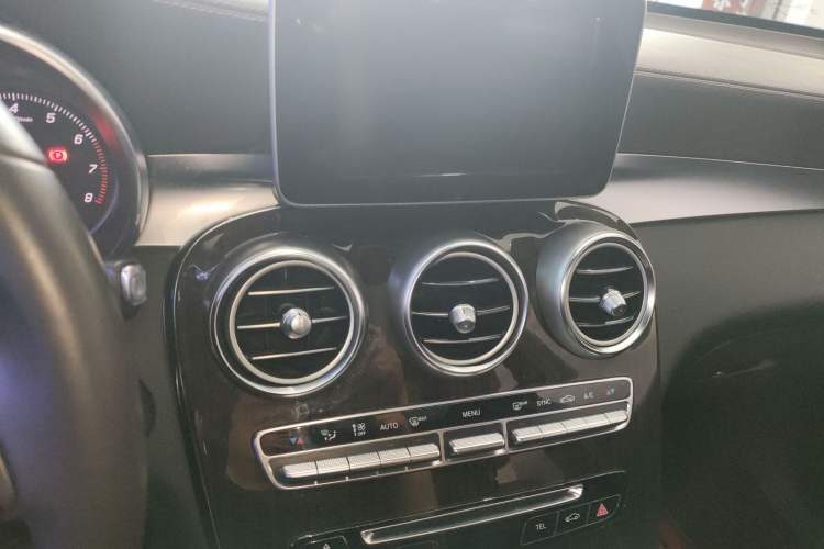 Used Mercedes-Benz GLC 2017 GLC 260 4MATIC Dynamic Edition
