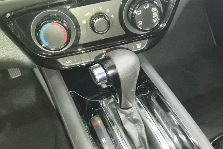 Used Honda Vezel 2020 1.5L CVT Pioneer Edition