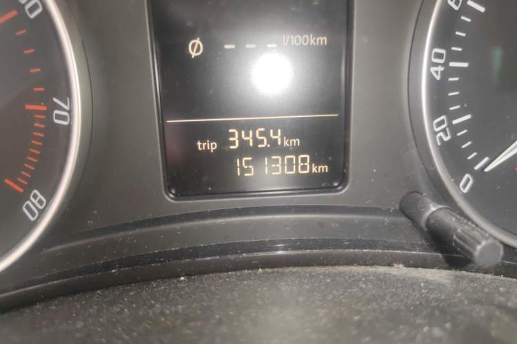 Used Skoda Octavia 2010 1.6L Manual Eado Edition Odometer Close Up