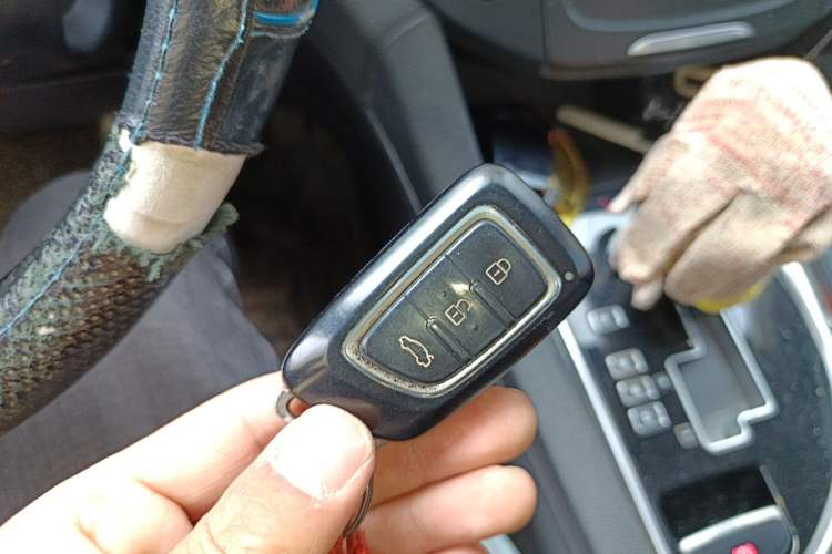 Used Dongfeng Aeolus AX7 2015 2.0L Automatic Zhiyi Trim
