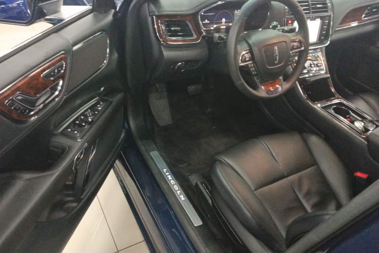 Used Lincoln Continental 2017 2.0T Two-Wheel Drive Deluxe Edition
