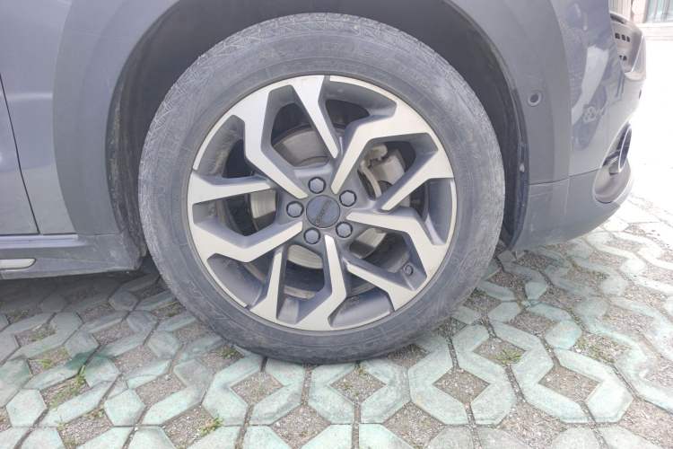 Used Lynk & Co 02 2019 1.5T DCT Two-Wheel Drive Pro Edition China VI Standard
