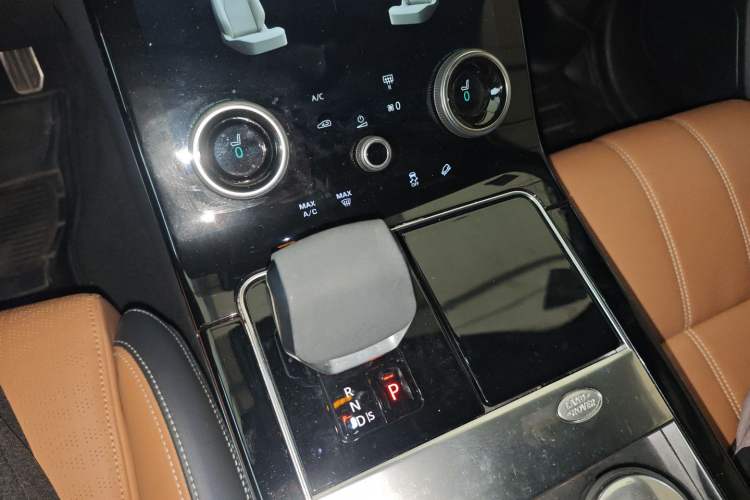 Used Land Rover Range Rover Velar 2022 250 PS Sparkling Heritage Edition
