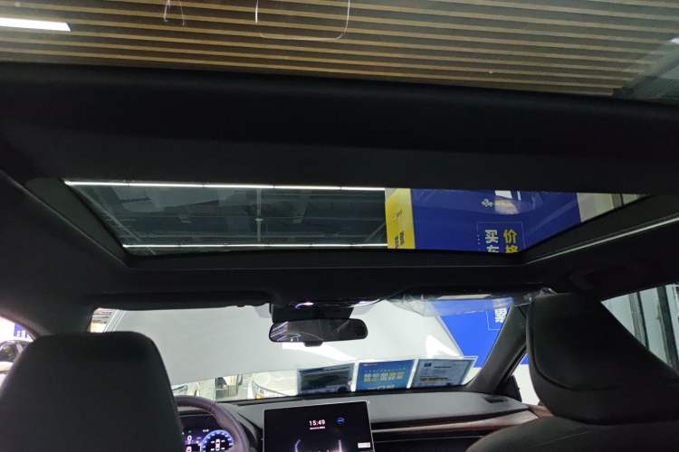 Used Toyota Avalon 2024 Dual-Motor 2.0L Luxury Edition
