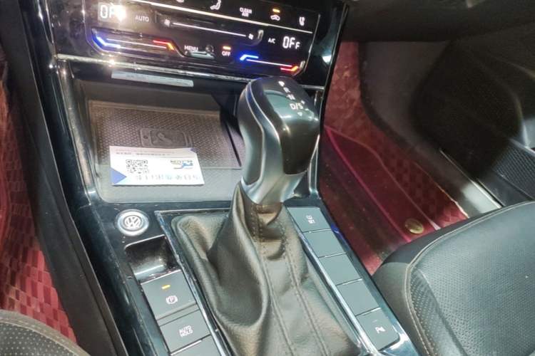 Used Volkswagen Passat 2020 330TSI Luxury Edition China VI Gear Lever