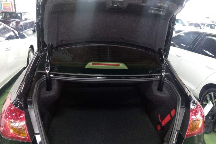 Used Roewe 950 2015 2.0T Luxury Executive Edition