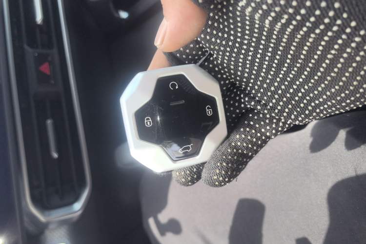 Used JETOUR Traveler 2023 2.0T All-Wheel-Drive CrossPRO Vehicle Key