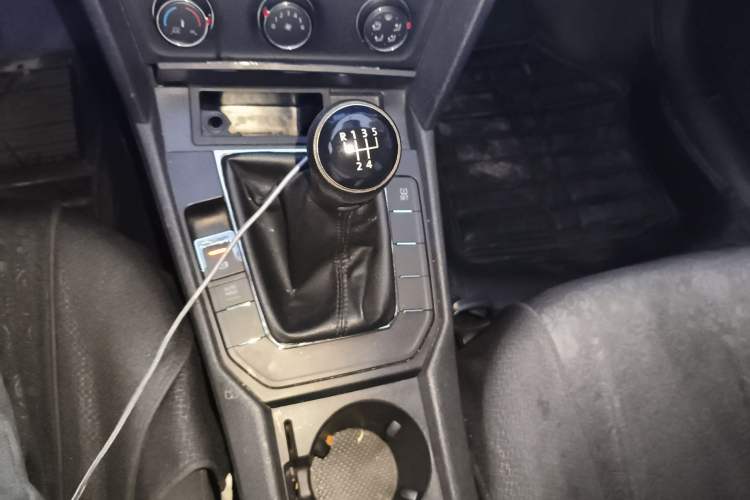 Used Volkswagen Lamando 2015 230TSI Manual Trend Edition