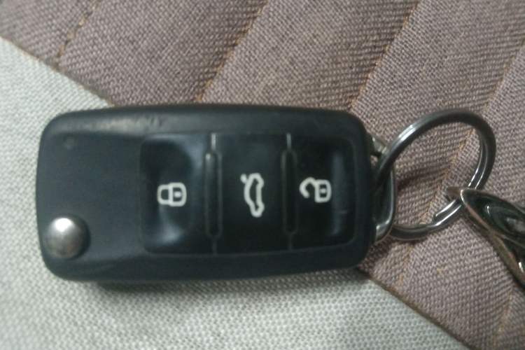 Used Volkswagen Gran Lavida 2015 1.6L Automatic Comfort Edition Vehicle Key