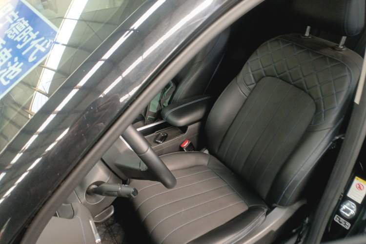 Used ORA Good Cat 2022 400km Standard Range Luxury Version Lithium Iron Phosphate