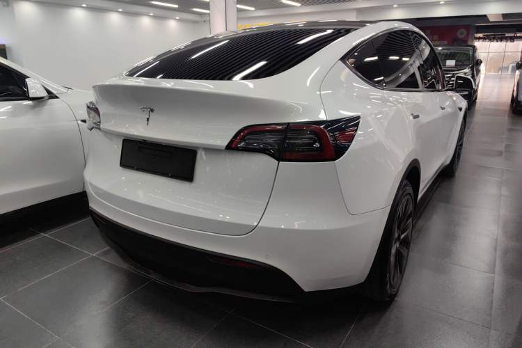 Used Tesla Model Y 2023 Rear-Wheel-Drive Version Rear Right 45 Deg