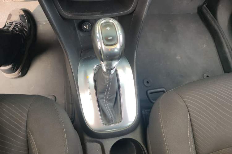 Used Buick Encore 2013 1.4T Automatic Two-Wheel Drive Elite Model Gear Lever