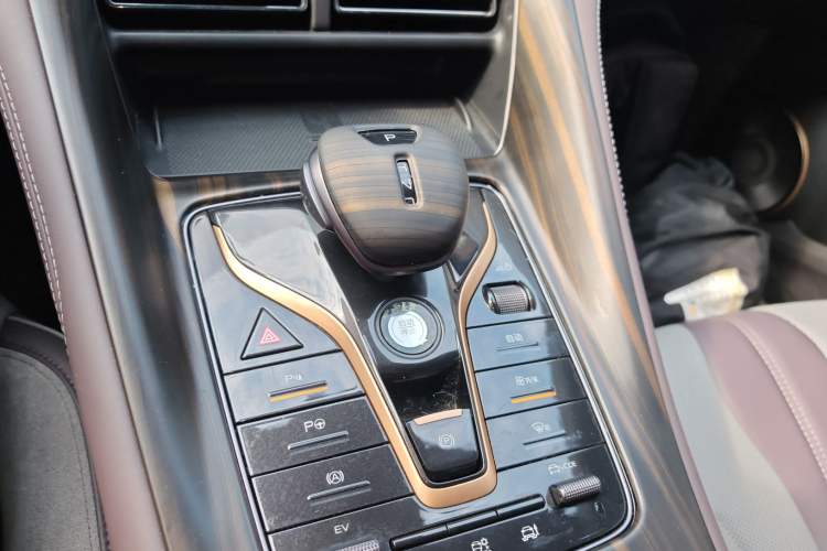 Used BYD Frigate 07 2023 DM-p 175 km Four-Wheel Drive Flagship Model
