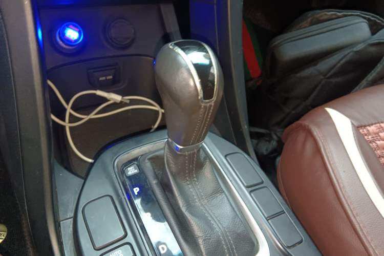 Used Hyundai Santa Fe 2013 2.4L Automatic 2WD Comfort Edition Gear Lever