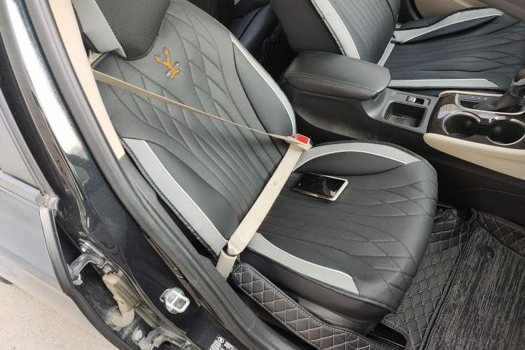 Used Buick Verano 2018 Sedan 15S Automatic Entry Model Right Front Seat