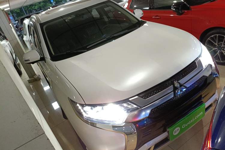 Used Mitsubishi Outlander 2021 2.4L 4x4 Zhi Xiang Edition 7 Seats
