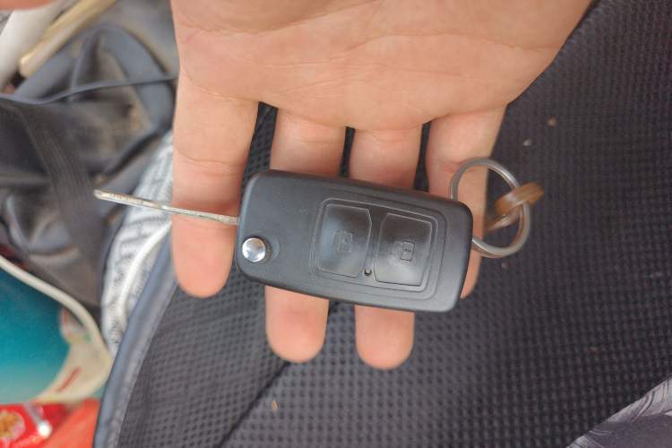 Used CHANGAN KAICHENG Ruixing EM60 2022 All-Electric Van 4498 mm Long Flat Roof Double-Swing Doors 2 Seats 60 kW 41.86 kWh
