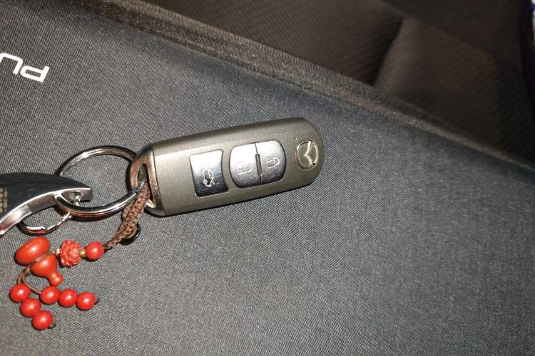 Used Mazda 3 Axela 2017 Sedan 1.5L Automatic Comfort Model Emission Standard China V
