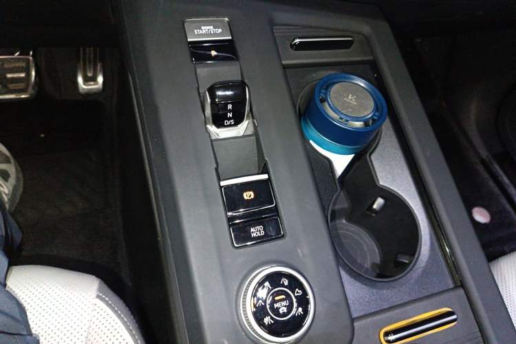 Used Volkswagen Tavendor 2023 380TSI Four-Wheel Drive R-Line First Edition Gear Lever