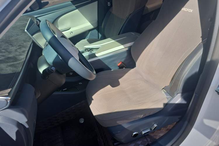 Used ARCFOX Alpha T5 2024 520 PRO Left Front Seat