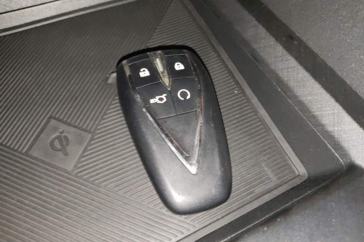 Used Changan UNI-V 2022 1.5T Prestige Version