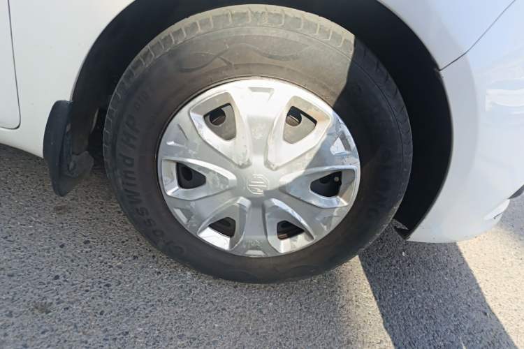 Used MG 3 2013 1.3L AMT Comfort Edition Right Front Wheel Hub