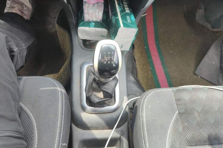 Used Suzuki Liana A6 2015 Sedan 1.4L Manual Enjoyment Model Gear Lever