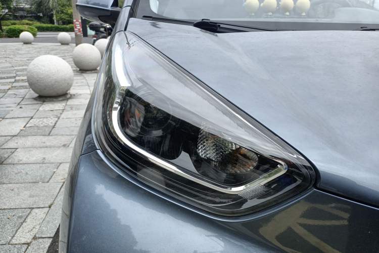 Used Chery QQ Little Ant 2021 150 000 Yuan Ant Fan Edition New Ant Cool Version Lithium Iron Phosphate Right Front Headlight