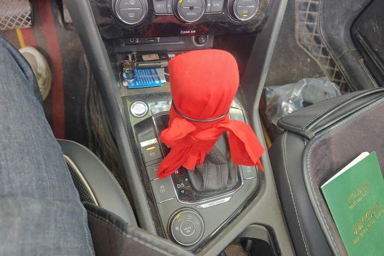 Used Volkswagen Tiguan L 2017 380TSI Automatic All-Wheel-Drive Flagship Edition Gear Lever