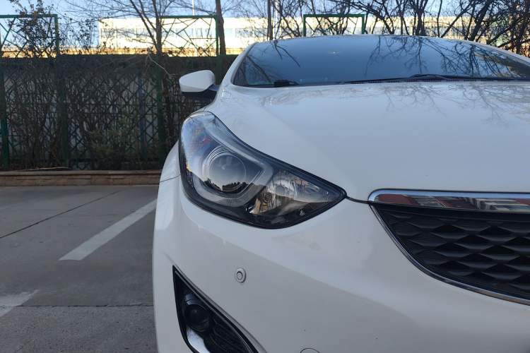 Used Hyundai Elantra (5th Generation / Langdong) 2016 1.6L Automatic Smart Version
