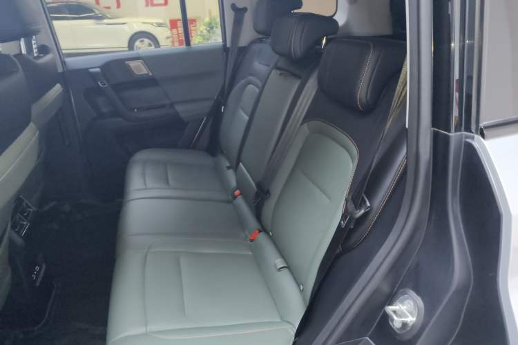 Used iCAR 03 2024 472km Four-Wheel Drive Long-Range Version Left Rear Seat