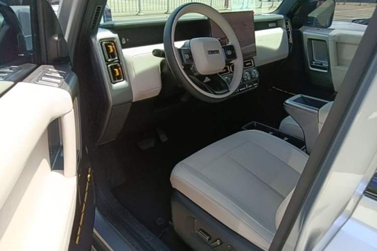 Used iCAR V23 2025 401 Two-Wheel Drive Intelligent Driving Version

