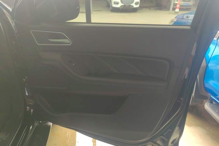 Used Great Wall Poer 2023 2.0T Commercial Version Automatic Diesel Two-Wheel Drive Elite Trim with Long Bed – GW4D20M Interior 5