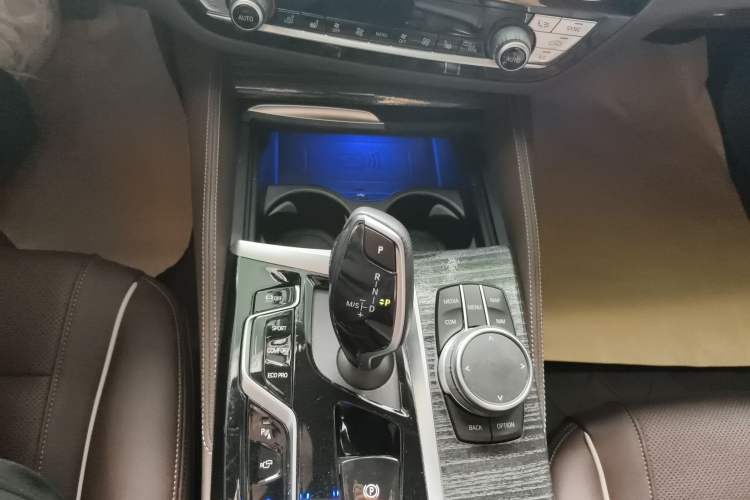 Used BMW 5 Series 2022 Restyled 530Li Leading Edition M Sport Package
