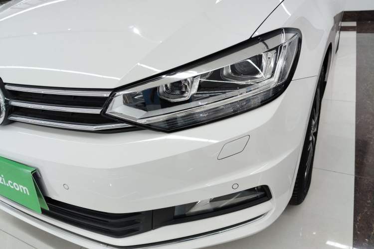 Used Volkswagen Touran 2016 Volkswagen Touran L 280TSI DSG Luxury Edition Left Front Headlight