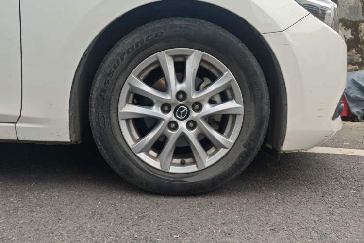 Used Mazda 3 Axela 2017 Sedan 1.5L Automatic Luxury Model China VI Standard
