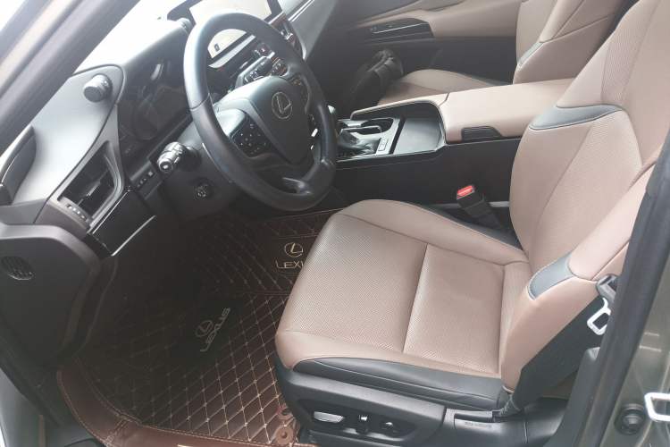 Used Lexus ES 2023 260 Excellence Edition Left Front Seat