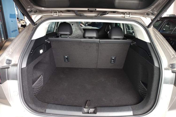 Used Roewe RX5 New Energy 2023 eRX5 Super Hybrid Premium Edition Trunk