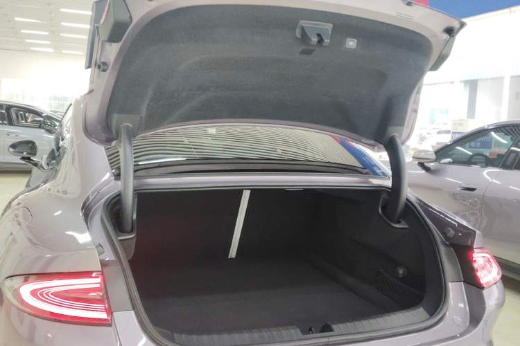 Used Xiaomi Auto SU7 2024 Four-Wheel Drive Ultra-Long Range Advanced Intelligent Driving Max Edition
