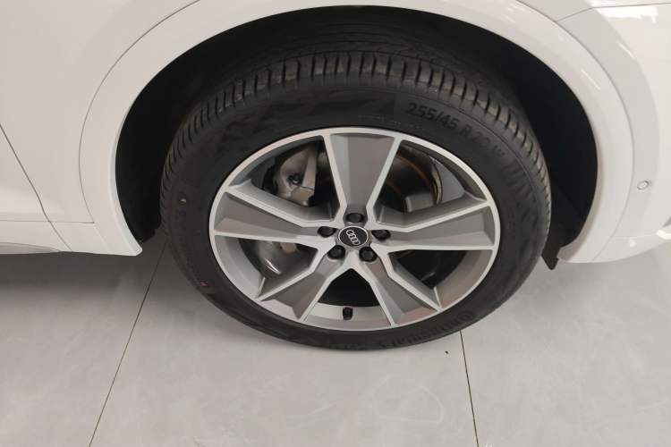 Used Audi Q5L Sportback 2021 40 TFSI Luxury Edition Right Front Wheel Hub