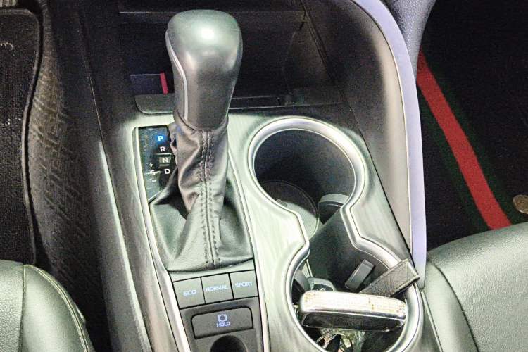 Used Toyota Camry 2021 2.5G Luxury Edition Gear Lever