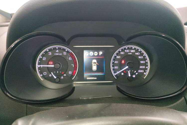 Used Dongfeng Aeolus AX7 2016 2.0L Automatic Zhiyi Trim
