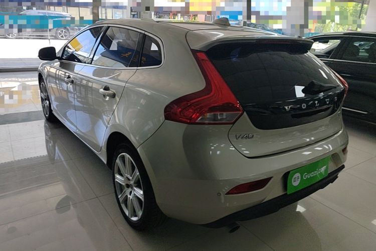 Used Volvo V40 2018 T3 Zhiya Edition
