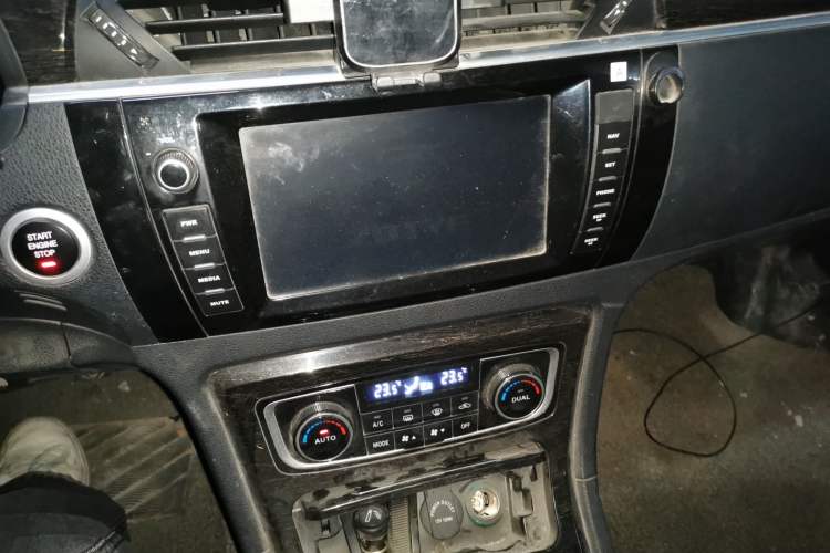 Used Zotye T600 2015 Family Edition 2.0T Manual Luxury Version
