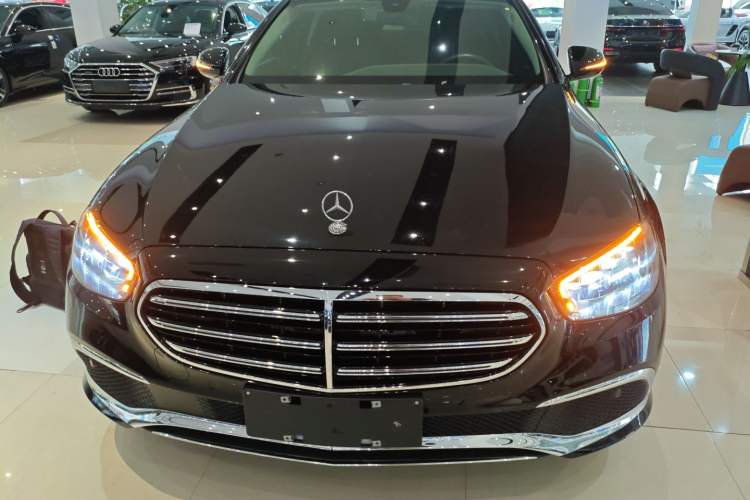 Used Mercedes-Benz E-Class 2023 Facelift E 260 L