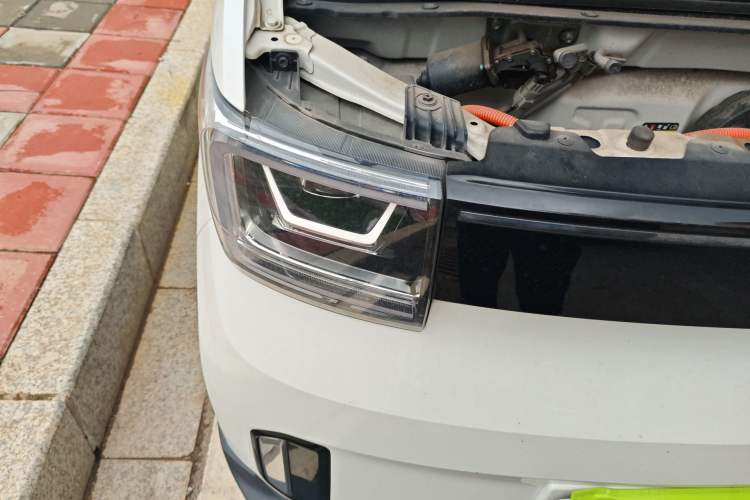 Used Wuling Hongguang MINIEV 2022 GAMEBOY 200km Gaming Edition with Lithium Iron Phosphate Right Front Headlight